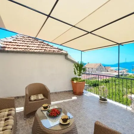 Marini Dvori Nyaraló Trogir