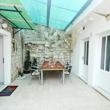 Marini Dvori Trogir